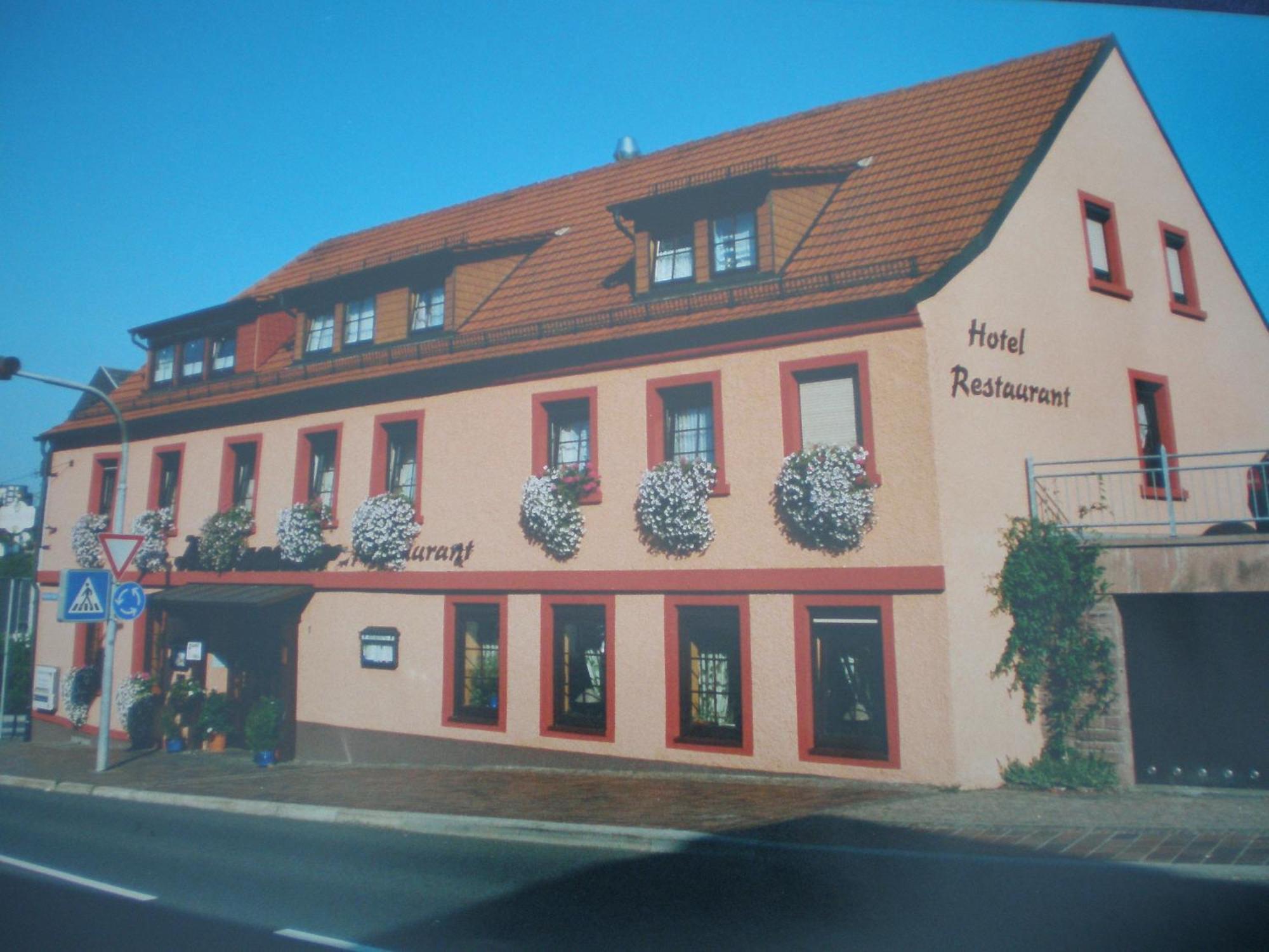 Hotel Restaurant Reichsadler ブーヒェン エクステリア 写真